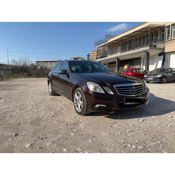 Mercedes-Benz E 350 CDI 231к.с. РЕГИСТРИРАН! ОБСЛУЖЕН!, снимка 4 - Автомобили и джипове - 54169218