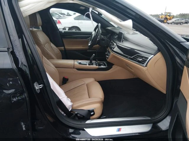 BMW 750 I* М ПАКЕТ* ЛИЗИНГ* ОБДУХ* HUD, снимка 5 - Автомобили и джипове - 54701810