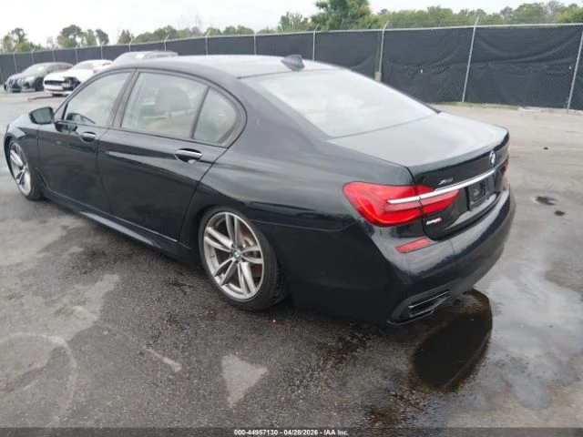 BMW 750 I* М ПАКЕТ* ЛИЗИНГ* ОБДУХ* HUD, снимка 3 - Автомобили и джипове - 54701810