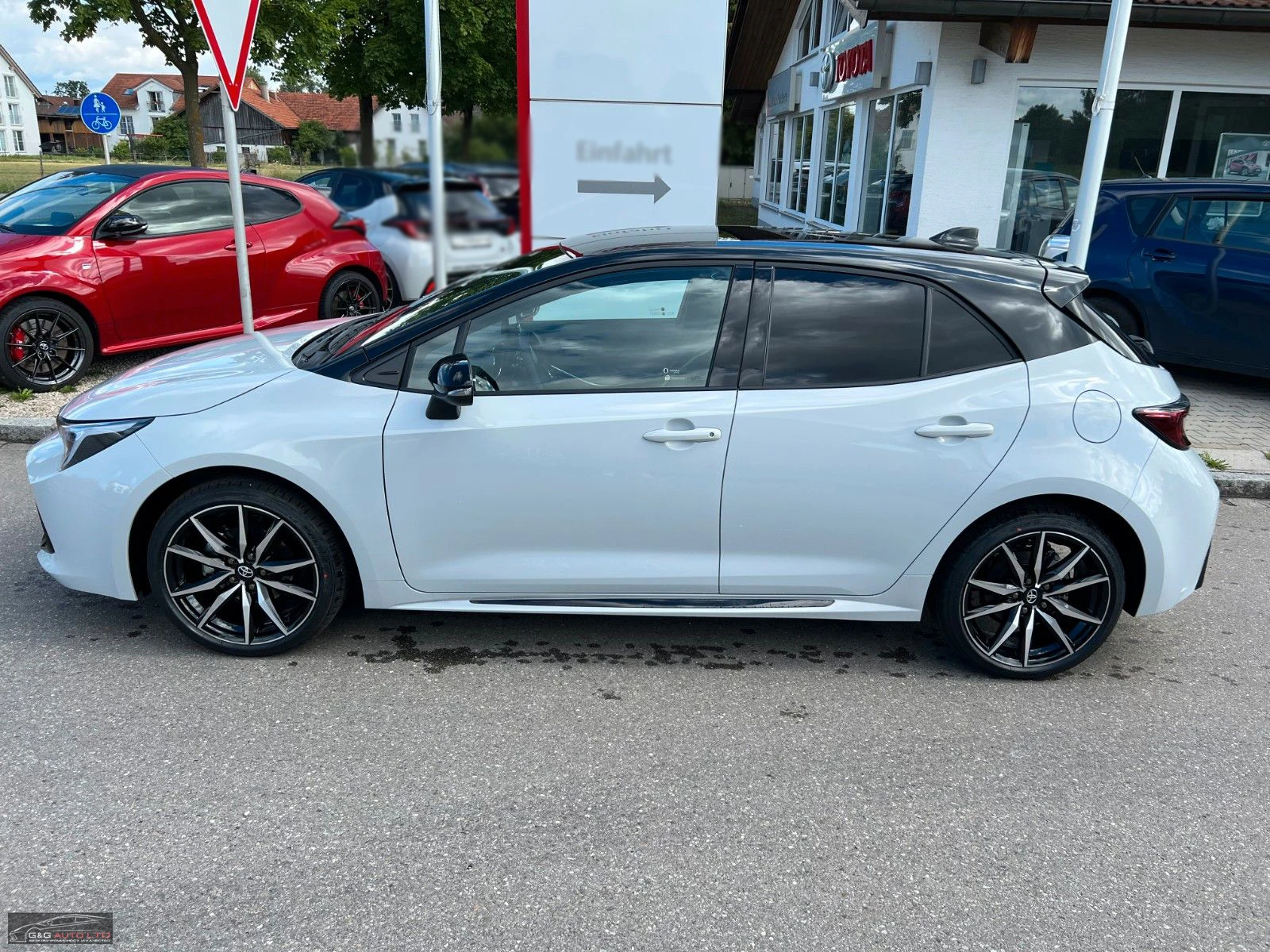 Toyota Corolla НОВ! GR-SPORT/1.8/HYBRID/140HP/CAM/NAVI/131b - изображение 2