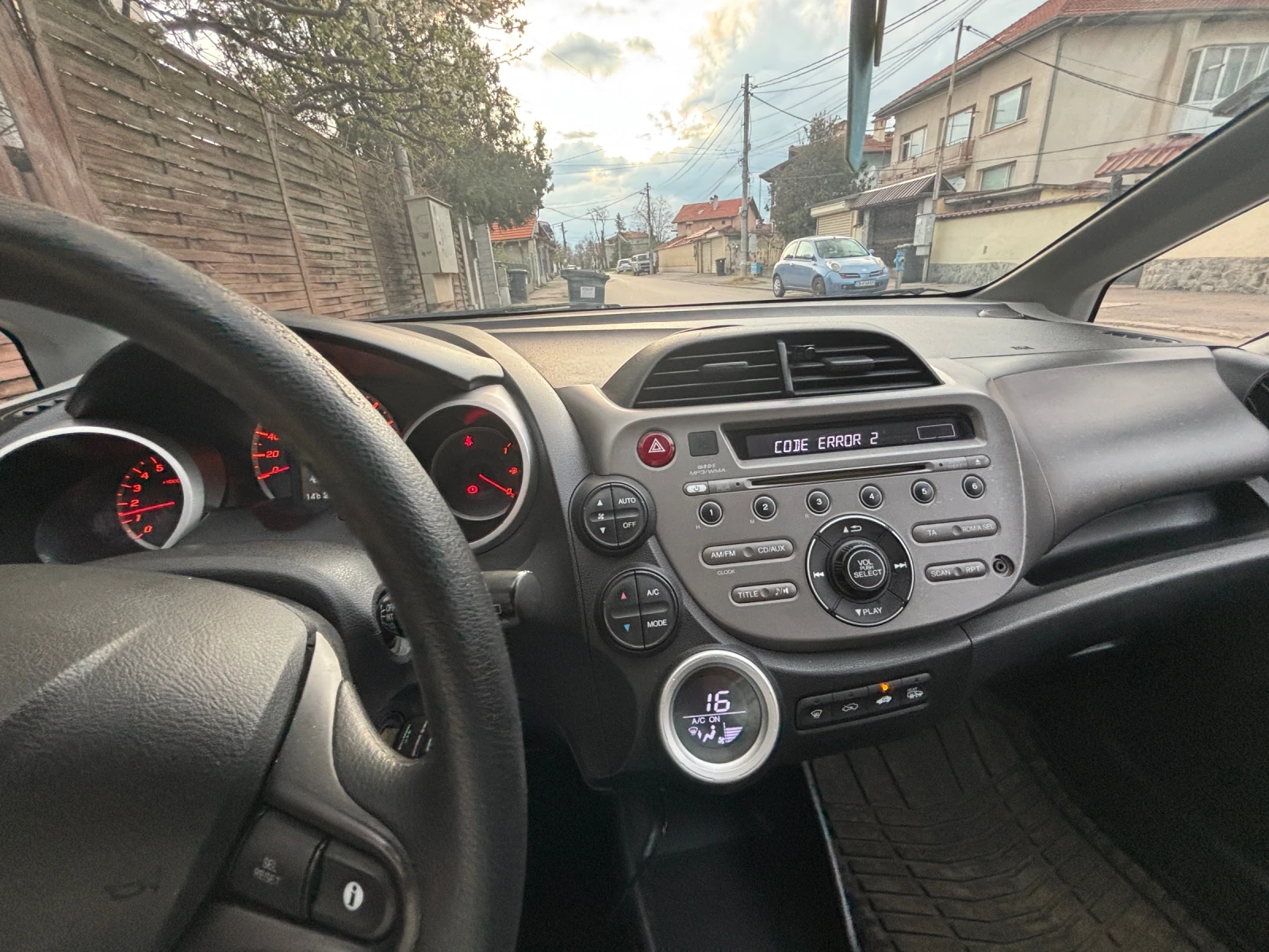 Honda Jazz 1.4 i-VTEC 100 - изображение 8