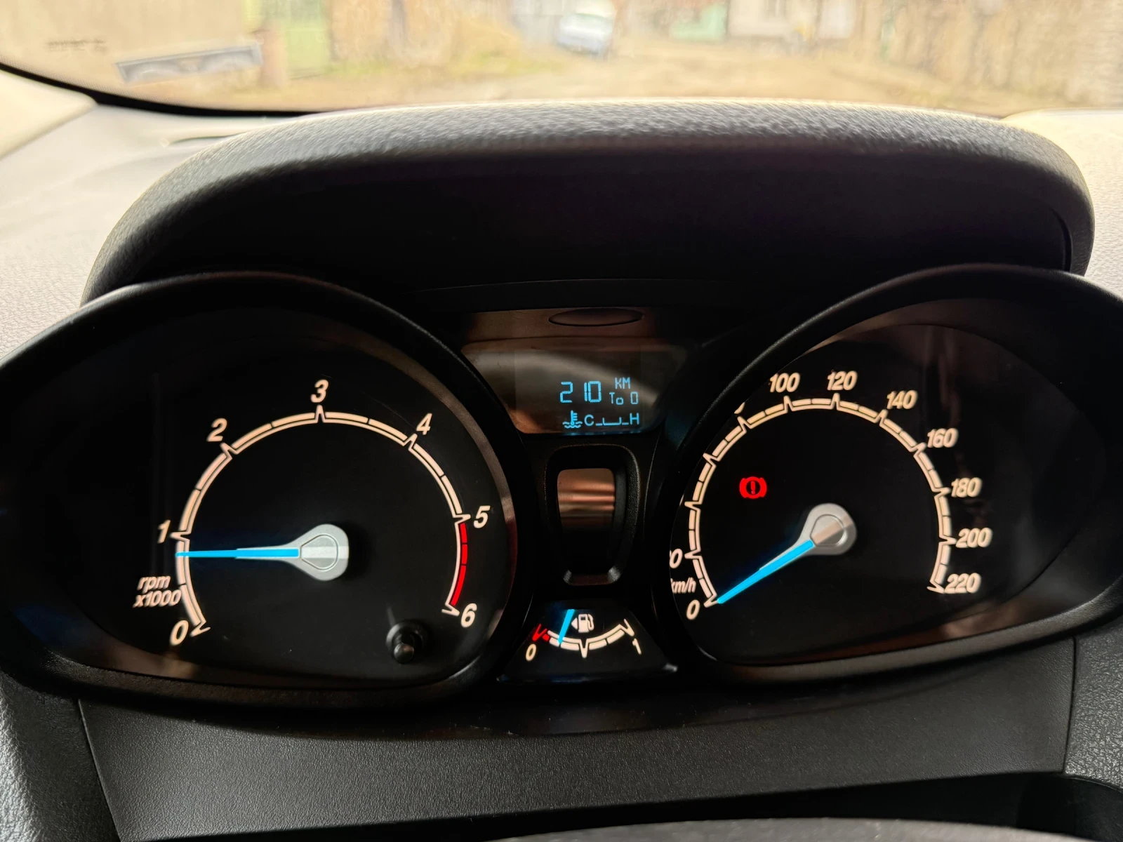 Ford Courier  - изображение 7