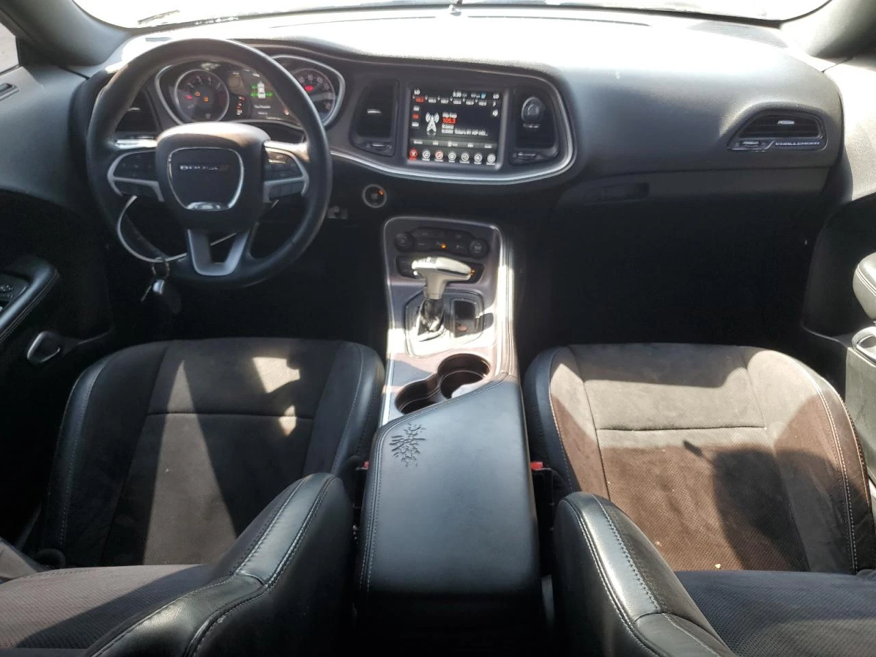 Dodge Challenger R/T 2017 - изображение 8