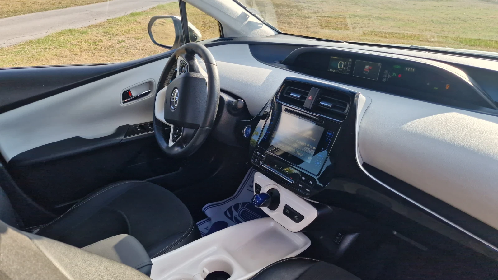 Toyota Prius 1.8 140кс - изображение 5