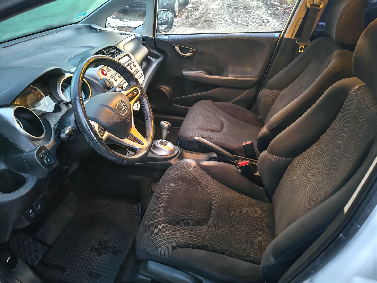 Honda Jazz 1.4i-АВТОМАТИК - изображение 9