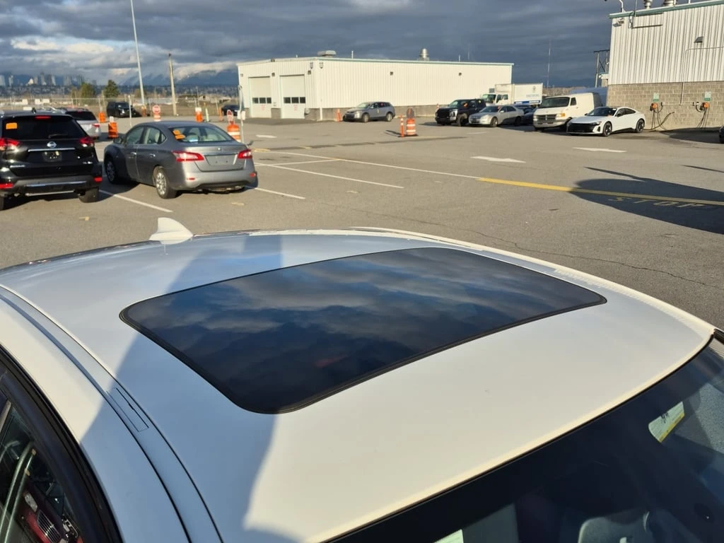 BMW 330 * 330I XDRIVE * CARFAX * ��� ������������ ������ | Mobile.bg � ����������� 15