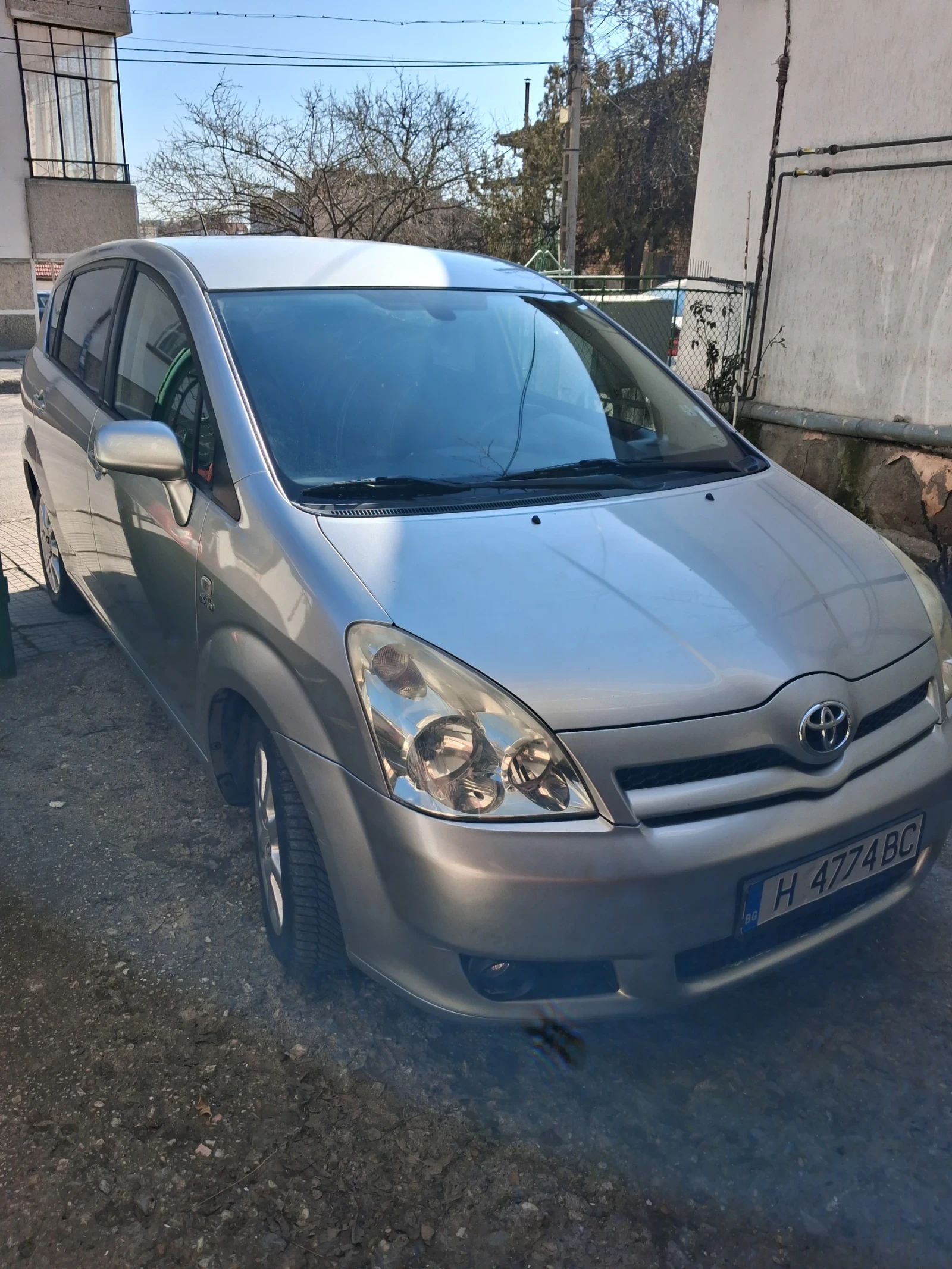 Toyota Corolla verso  - изображение 2