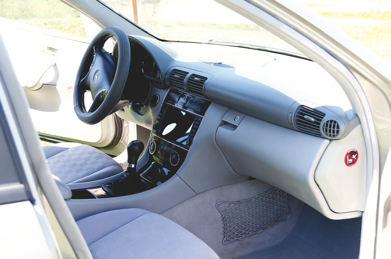 Mercedes-Benz C 200, снимка 6 - Автомобили и джипове - 54131867