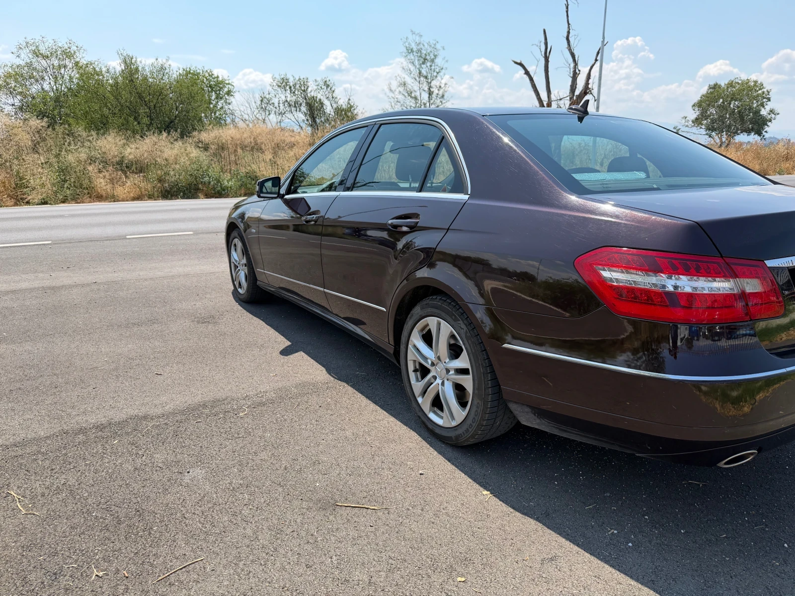 Mercedes-Benz E 350 CDI 231к.с. РЕГИСТРИРАН! ОБСЛУЖЕН!, снимка 3 - Автомобили и джипове - 55836883