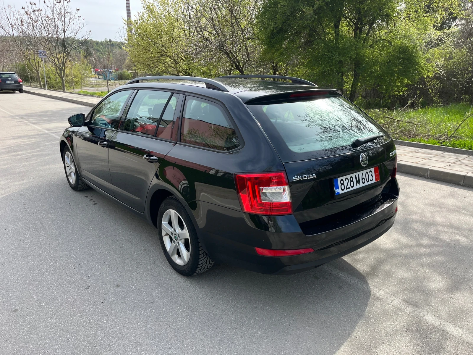 Skoda Octavia 1.6 TDI 105кс, снимка 6 - Автомобили и джипове - 54220420