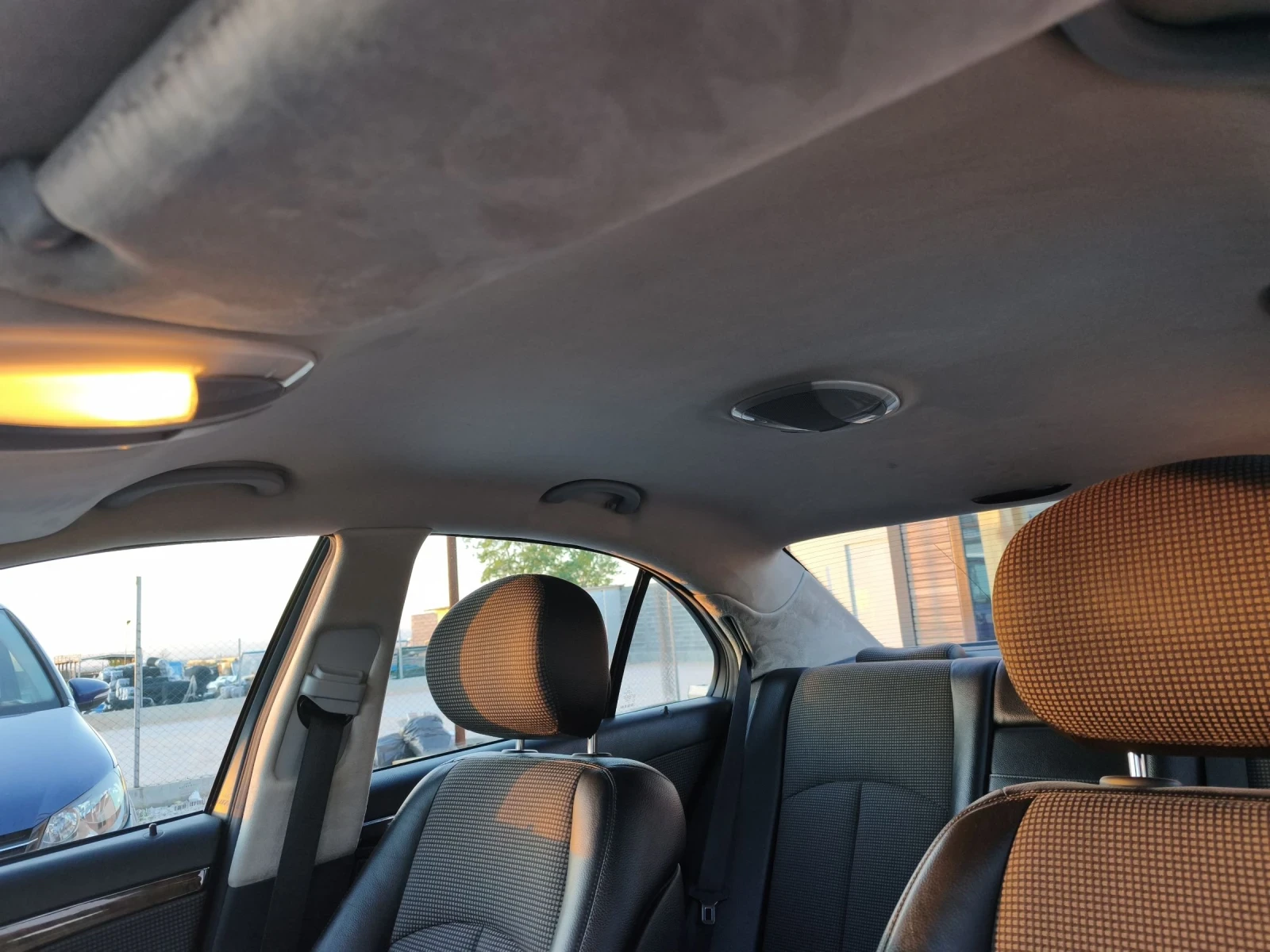 Mercedes-Benz E 320 3.0 V6, снимка 15 - Автомобили и джипове - 54322873