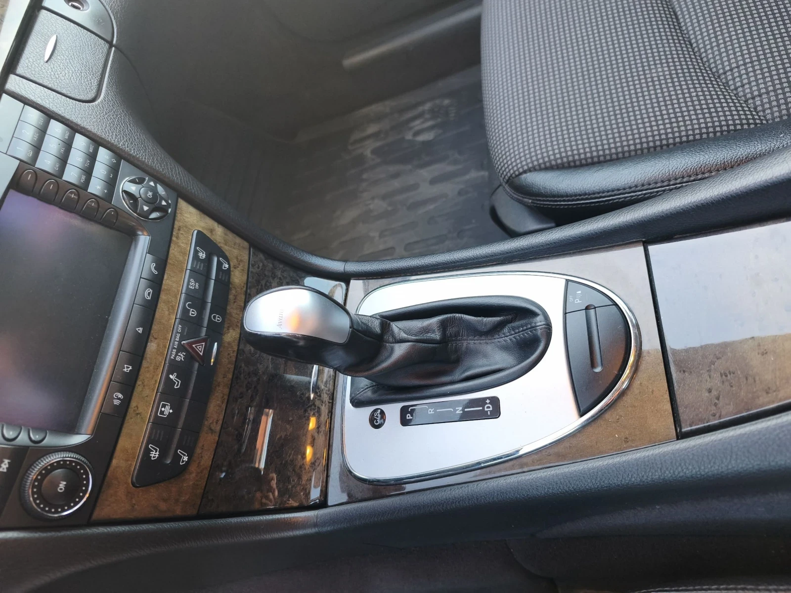 Mercedes-Benz E 320 3.0 V6, снимка 13 - Автомобили и джипове - 54322873