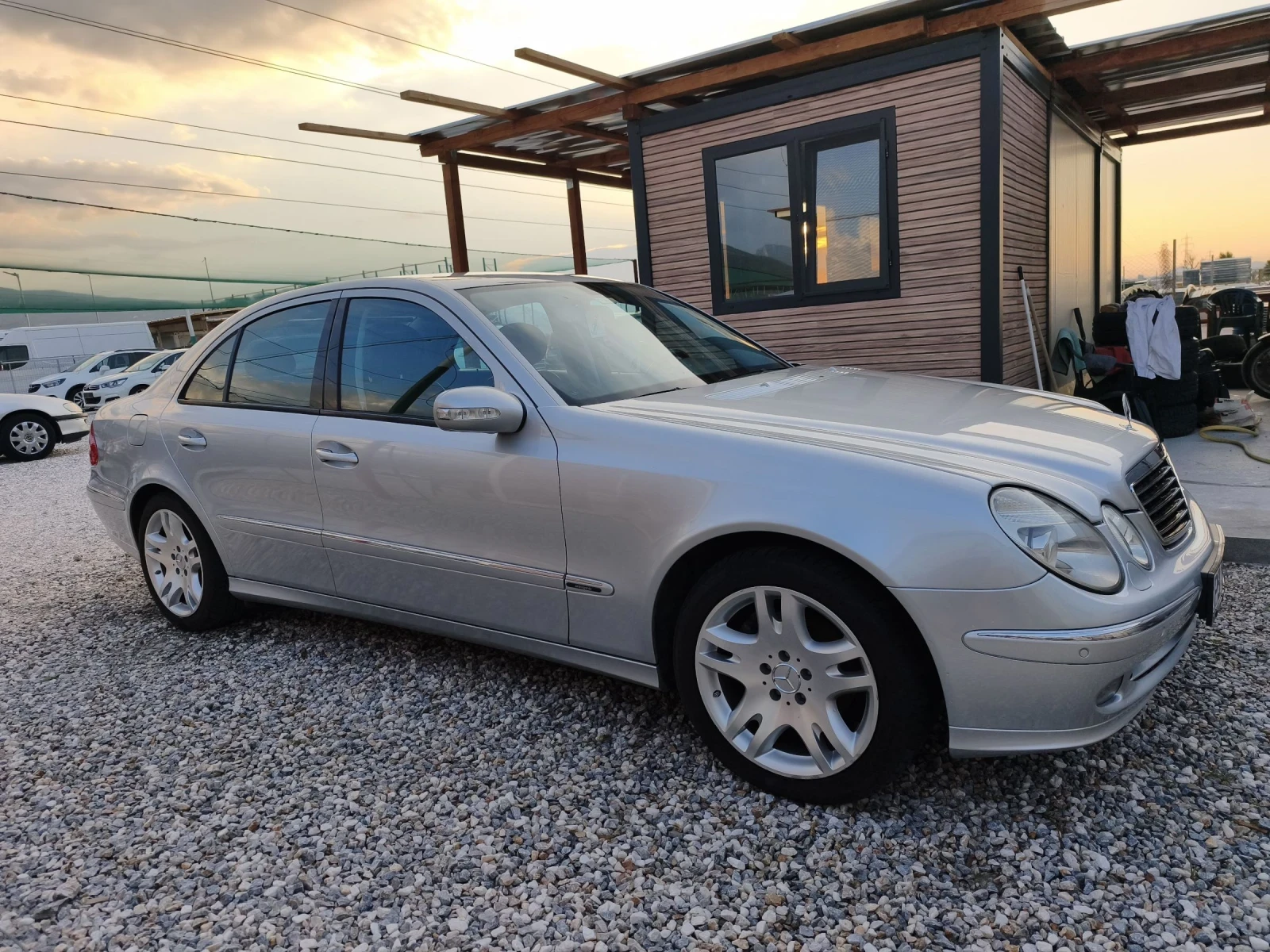 Mercedes-Benz E 320 3.0 V6, снимка 4 - Автомобили и джипове - 55199049
