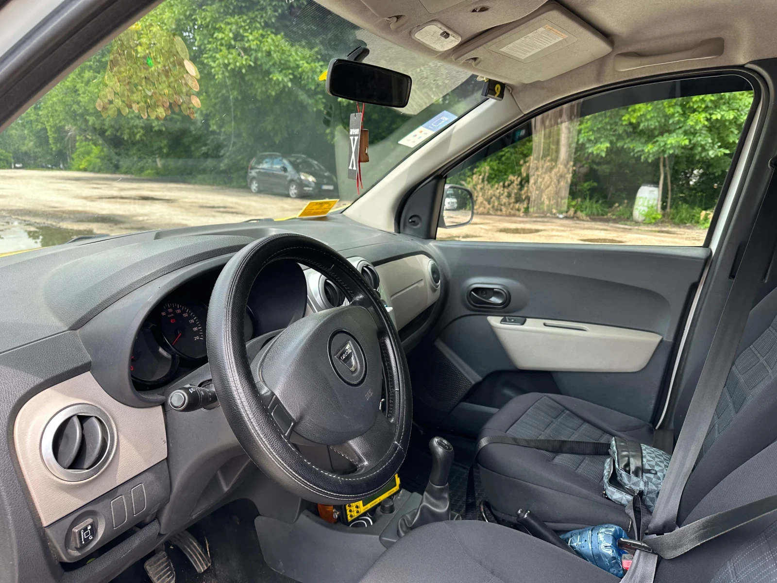 Dacia Lodgy 1.6, снимка 11 - Автомобили и джипове - 54791836