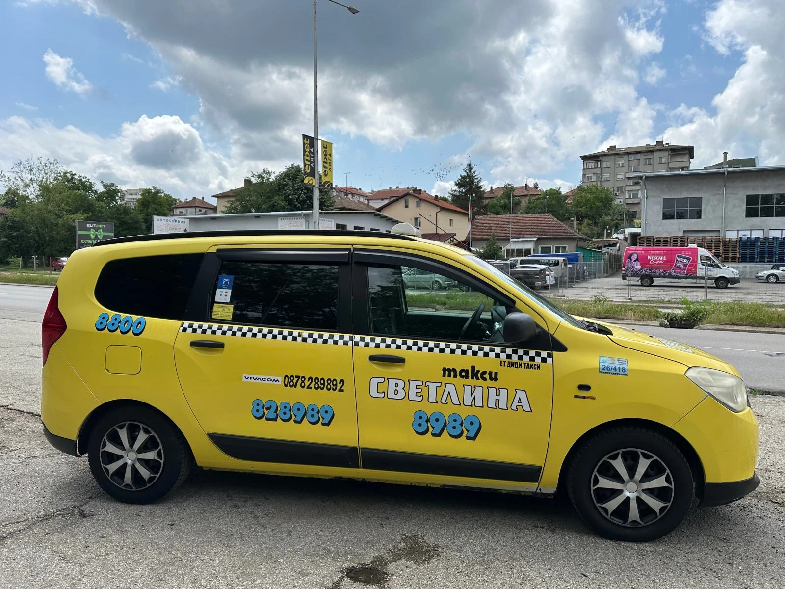 Dacia Lodgy 1.6, снимка 4 - Автомобили и джипове - 54791836