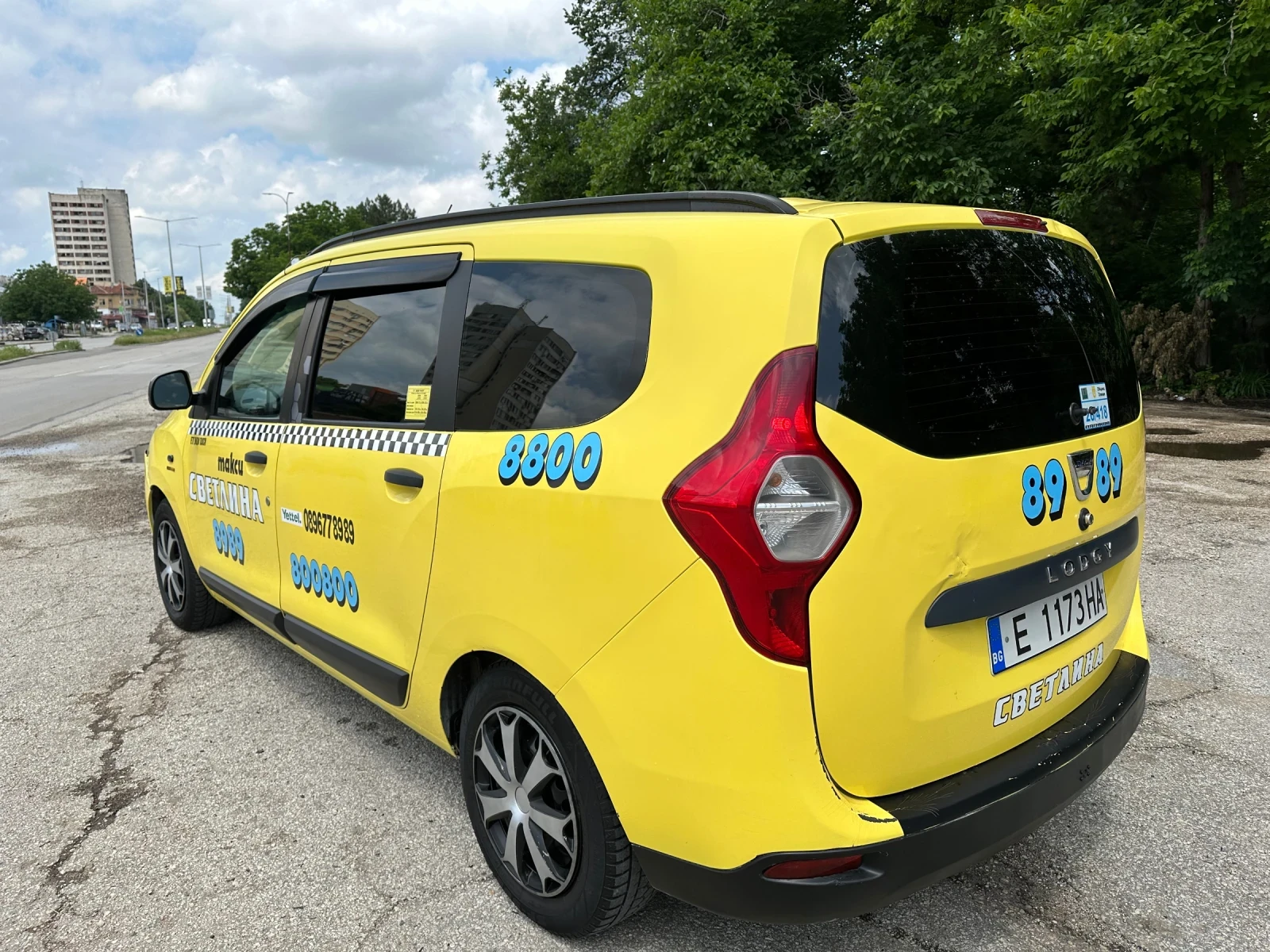 Dacia Lodgy 1.6, снимка 7 - Автомобили и джипове - 54791836