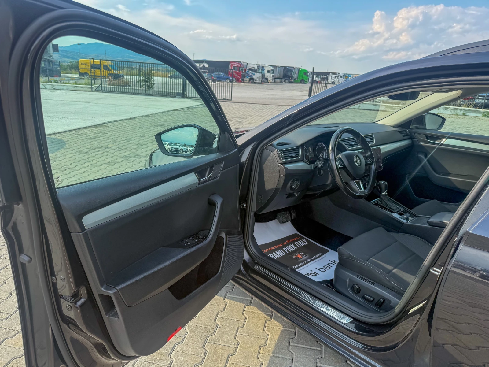 Skoda Superb 1.6 TDI 120 ks Собствен лизинг !!!, снимка 9 - Автомобили и джипове - 55003998