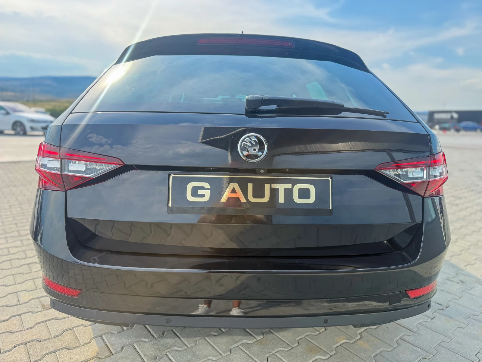 Skoda Superb 1.6 TDI 120 ks Собствен лизинг !!!, снимка 6 - Автомобили и джипове - 55003998