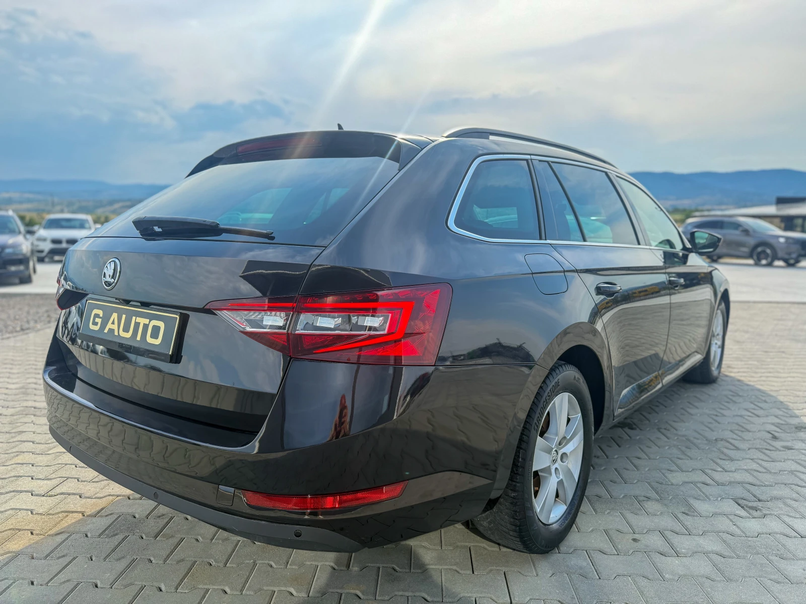 Skoda Superb 1.6 TDI 120 ks Собствен лизинг !!!, снимка 5 - Автомобили и джипове - 55003998
