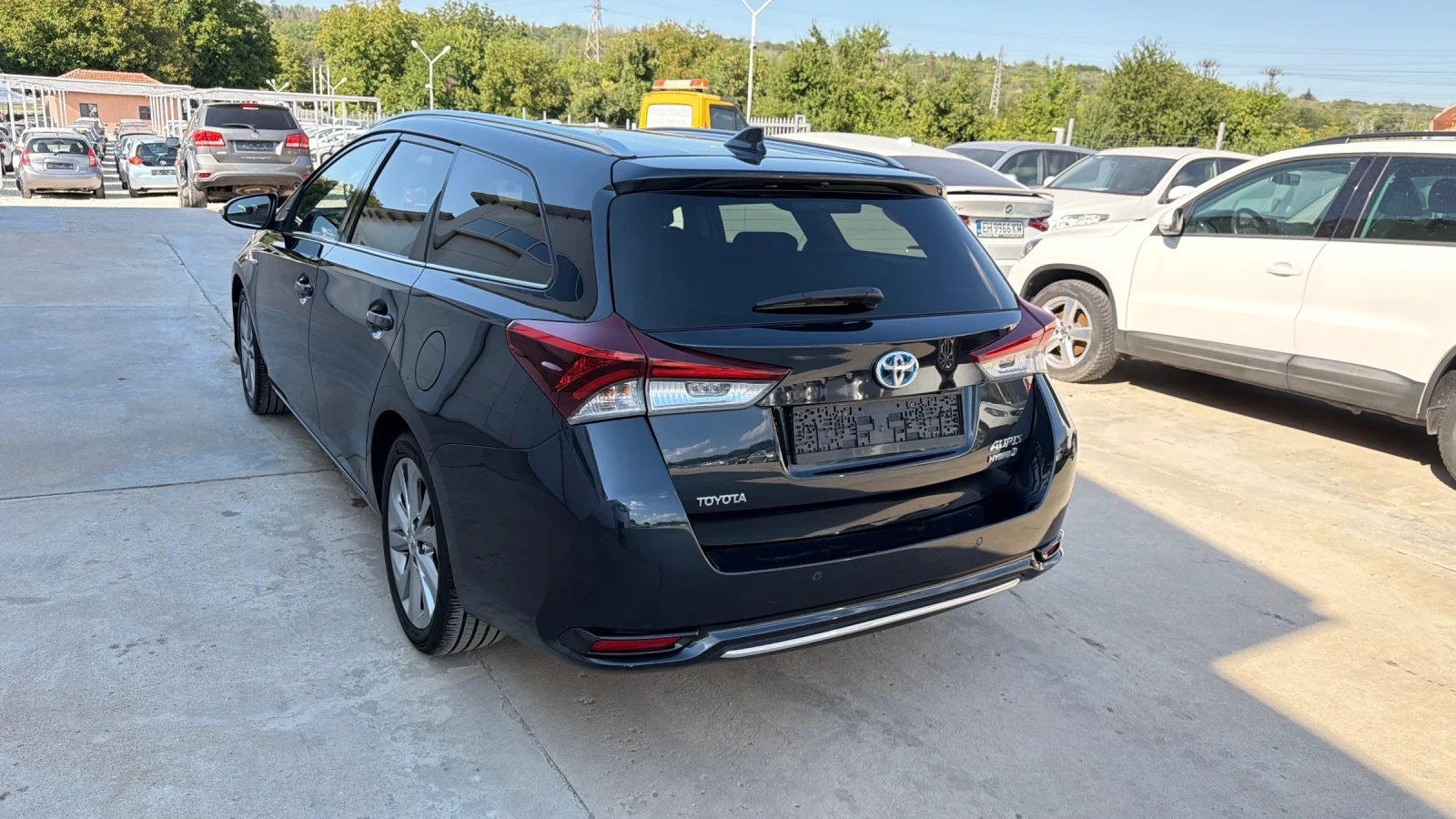 Toyota Auris 1.8i* Facelift Hybrid* Navi* Koja* Full* , снимка 5 - Автомобили и джипове - 55548693