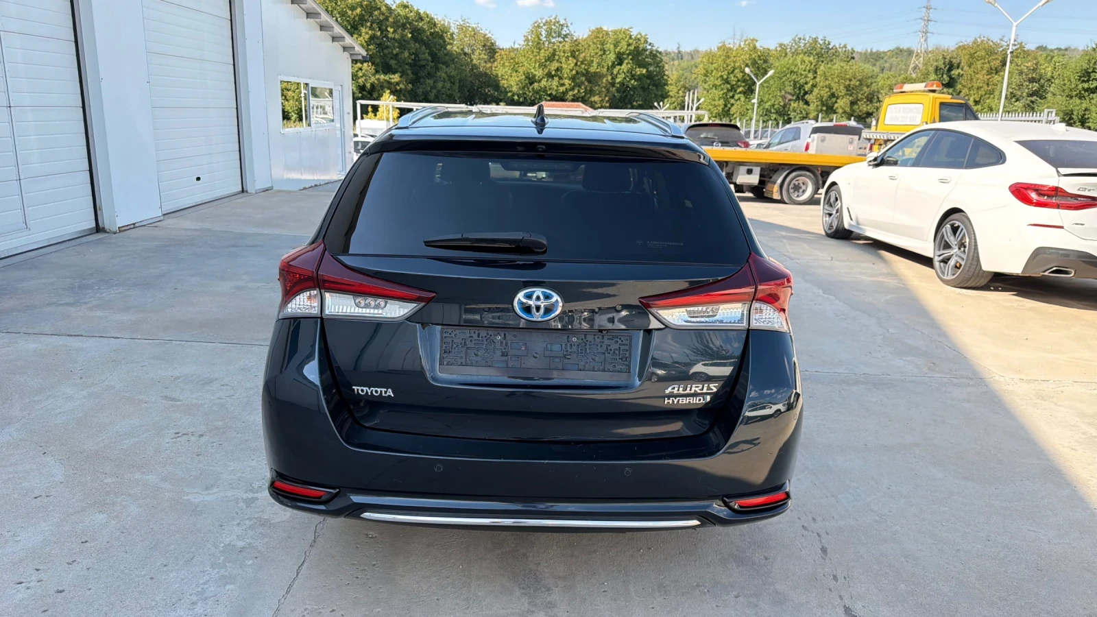 Toyota Auris 1.8i* Facelift Hybrid* Navi* Koja* Full* , снимка 6 - Автомобили и джипове - 55548693