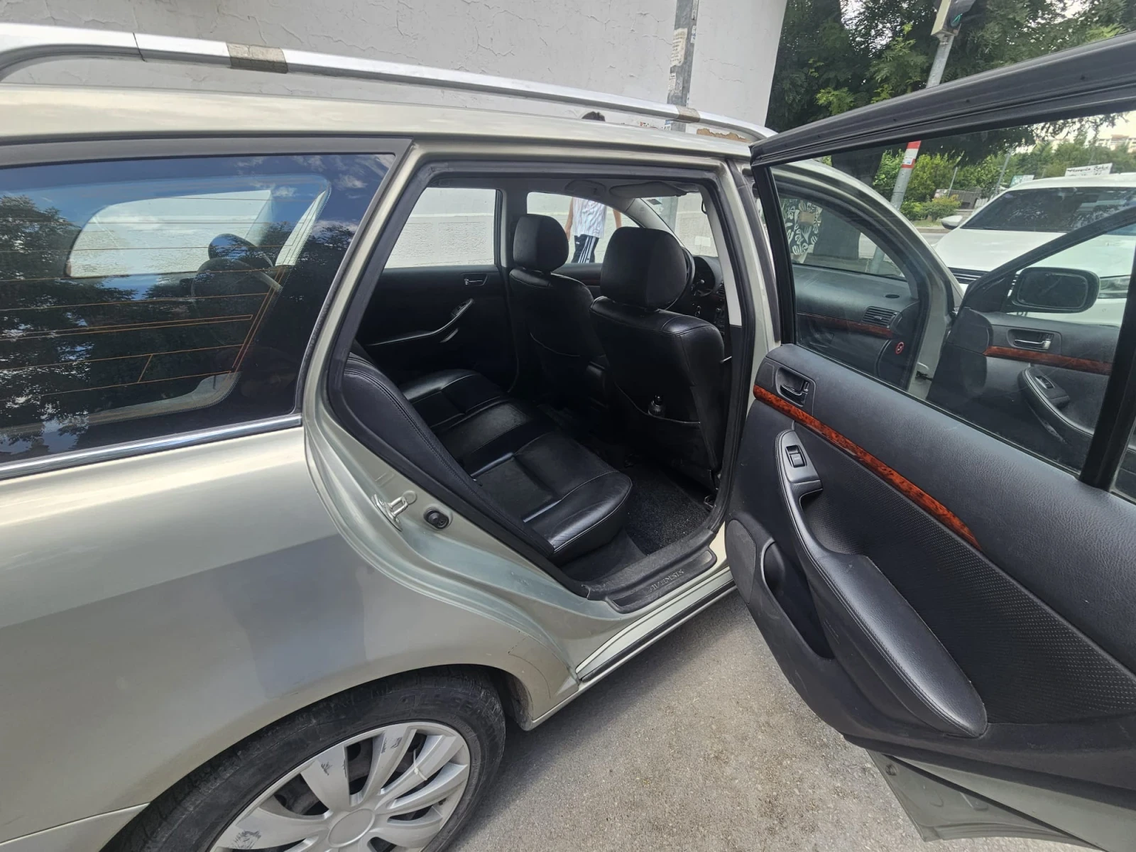 Toyota Avensis 2, 2 Германия , снимка 17 - Автомобили и джипове - 55932386