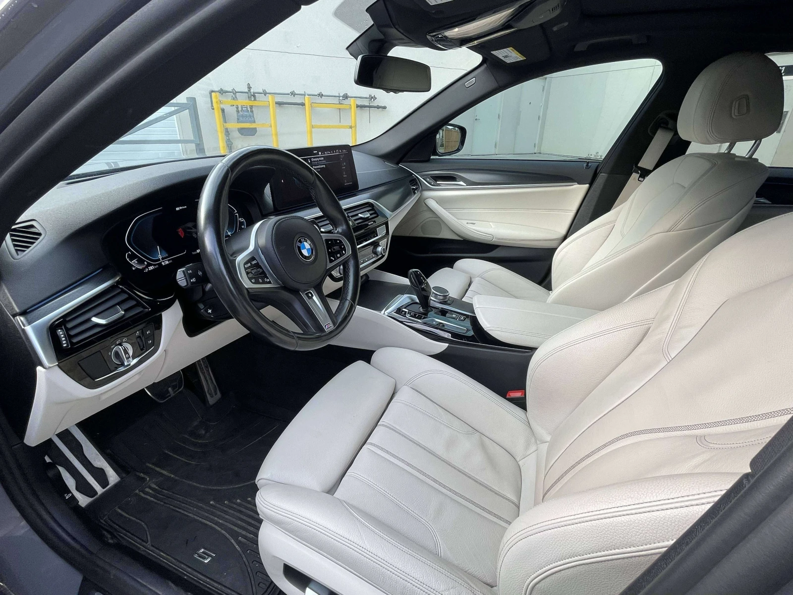 BMW 530E * xDrive * Plug In Hybrid * Фиксирана цена до БГ *, снимка 15 - Автомобили и джипове - 55938472