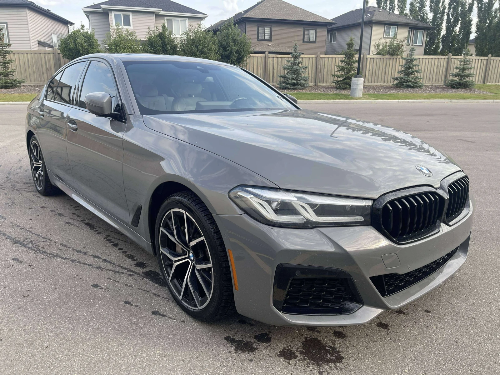 BMW 530E * xDrive * Plug In Hybrid * Фиксирана цена до БГ *, снимка 3 - Автомобили и джипове - 55938472