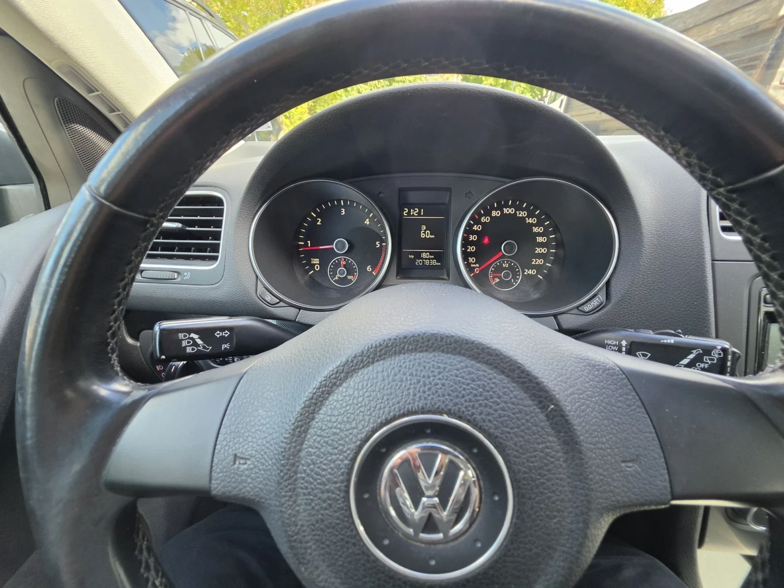 VW Golf 2.0 140, снимка 8 - Автомобили и джипове - 56563694