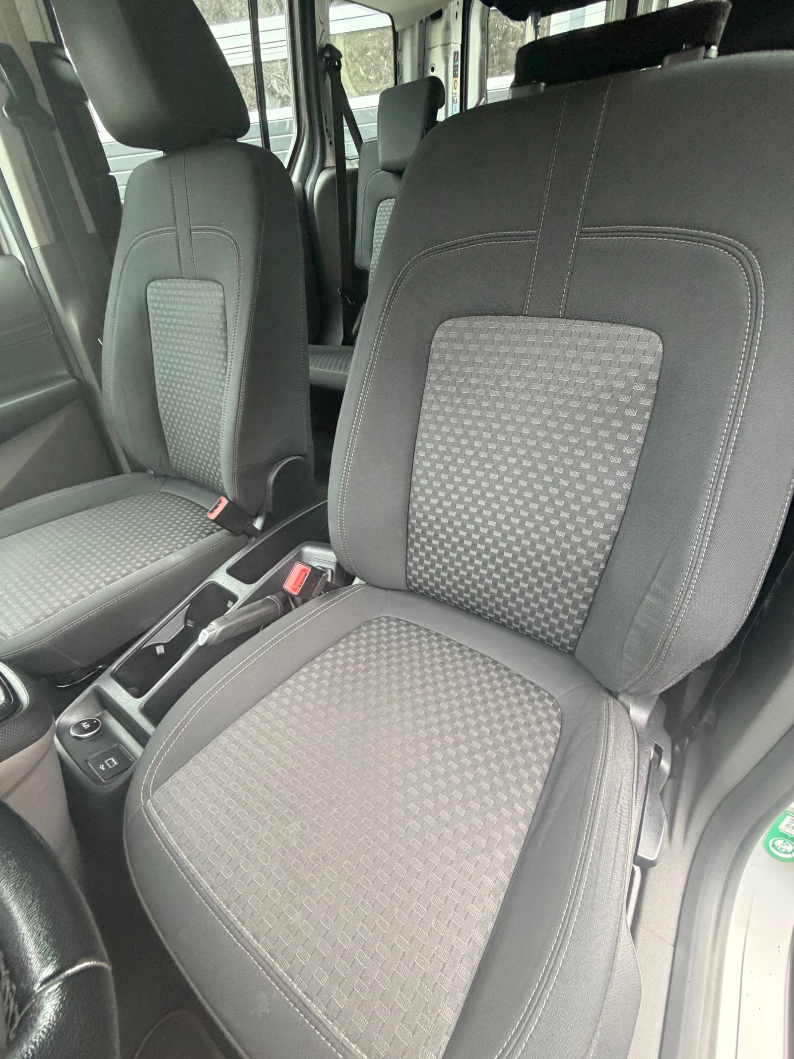 Ford Connect, снимка 12 - Автомобили и джипове - 56668901