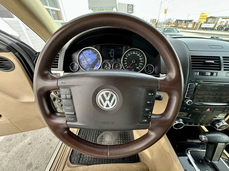 VW Touareg, снимка 12 - Автомобили и джипове - 49513904