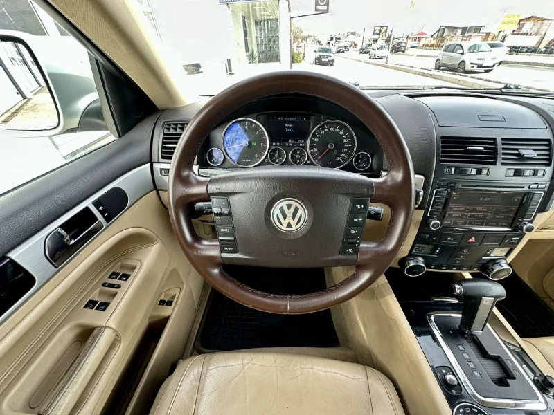 VW Touareg, снимка 10 - Автомобили и джипове - 49513904