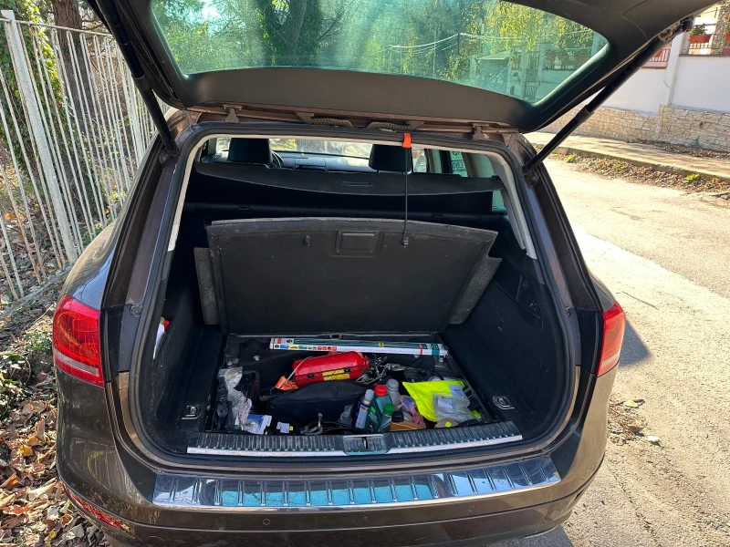 VW Touareg 3.0 TDI, снимка 10 - Автомобили и джипове - 53242230