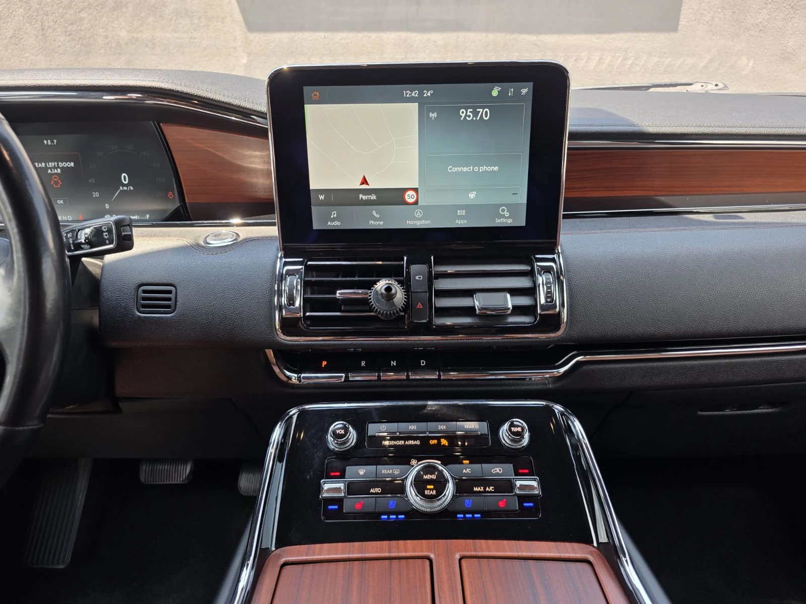 Lincoln Navigator 3.5L RESERVE, снимка 14 - Автомобили и джипове - 55027234