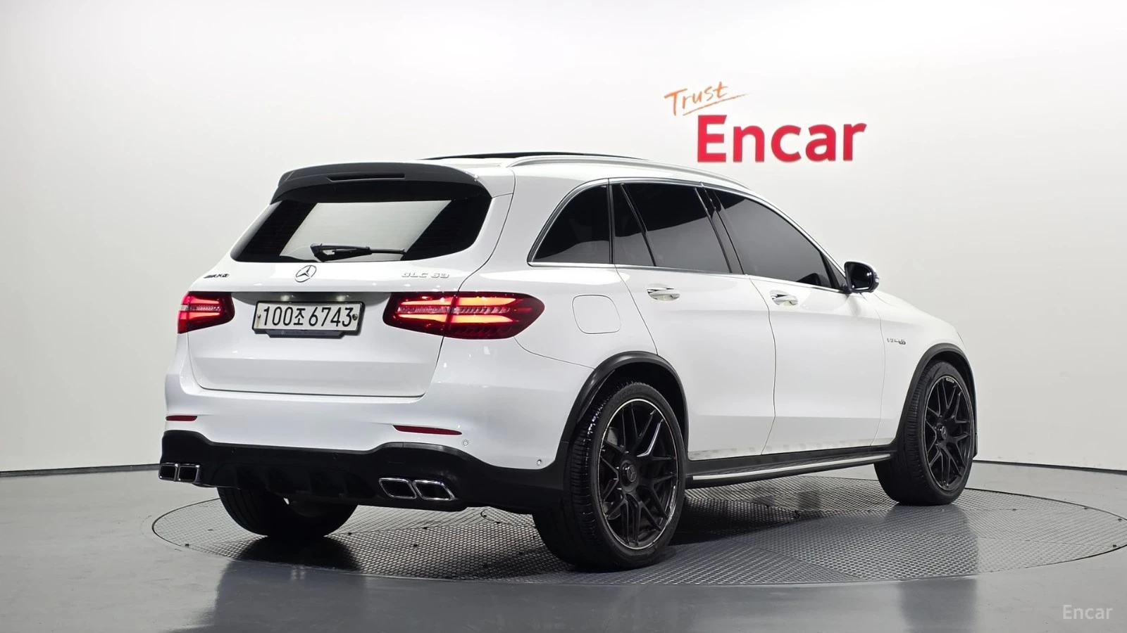 Mercedes-Benz GLC 63 AMG* КОЖА* НАВИ* ПАНО* 360* HUD, снимка 2 - Автомобили и джипове - 55467918