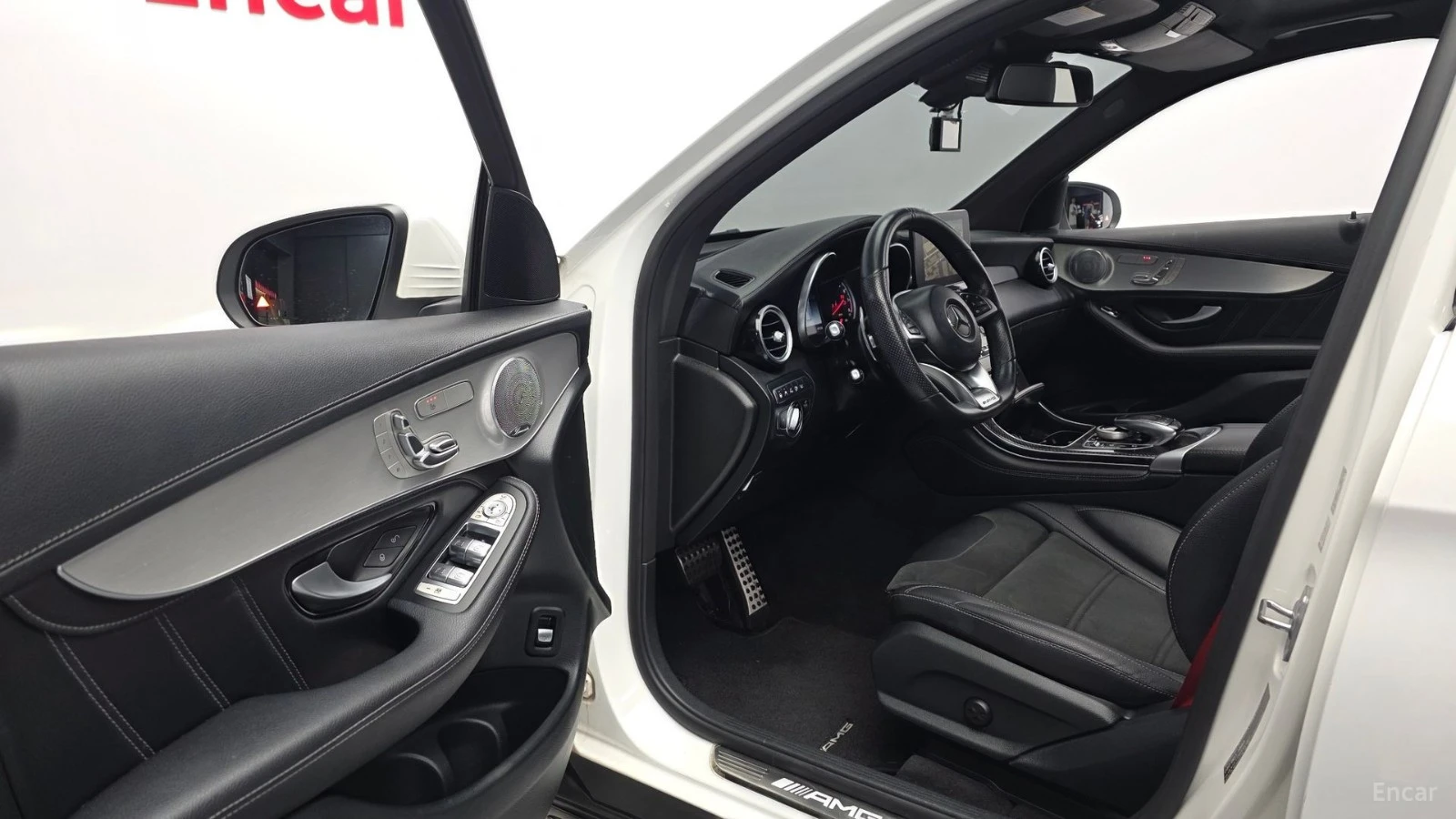 Mercedes-Benz GLC 63 AMG* КОЖА* НАВИ* ПАНО* 360* HUD, снимка 8 - Автомобили и джипове - 55467918