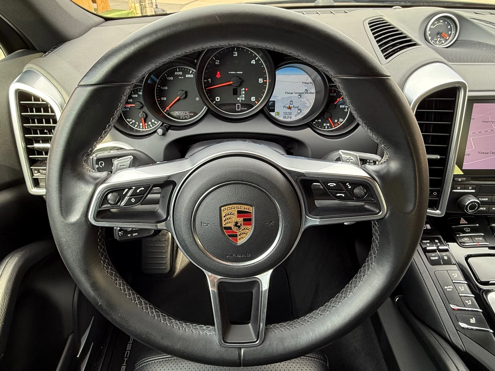 Porsche Cayenne 3.0d FACELIFT PLATINUM EDITION !! 100% РЕАЛНИ КМ !, снимка 9 - Автомобили и джипове - 55789982