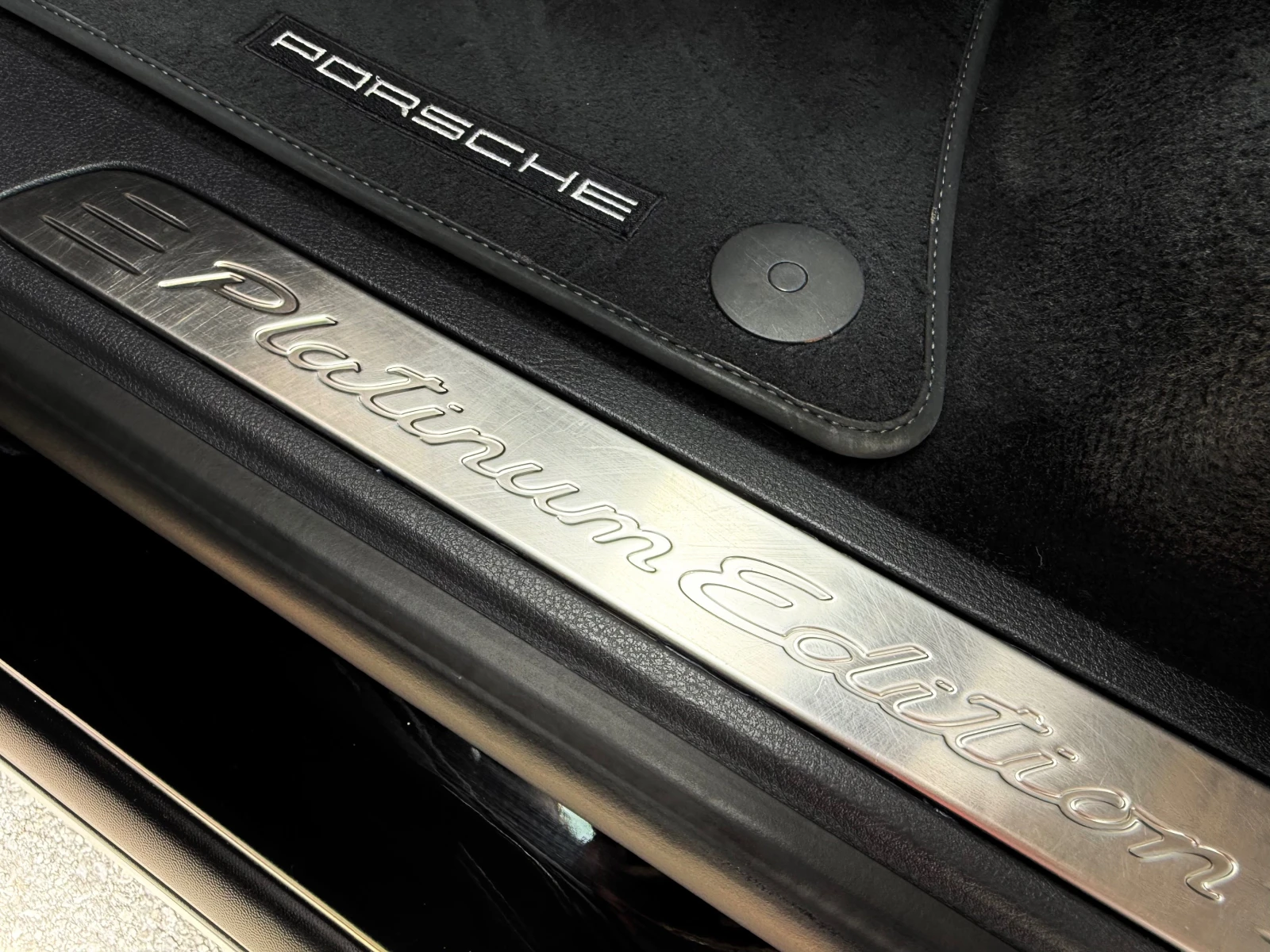 Porsche Cayenne 3.0d FACELIFT PLATINUM EDITION !! 100% РЕАЛНИ КМ !, снимка 14 - Автомобили и джипове - 55789982