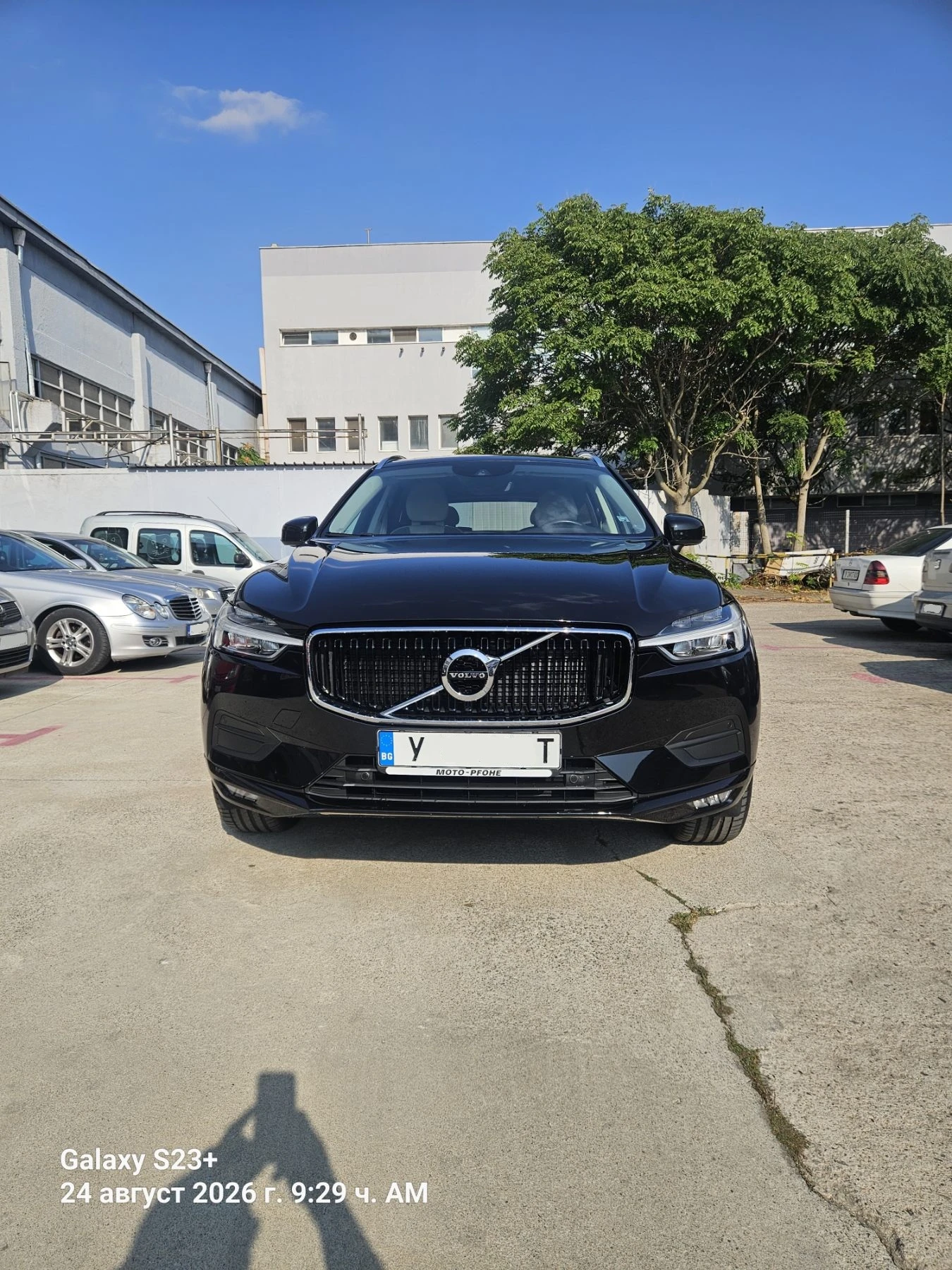 Volvo XC60 D4 AWD Momentum, снимка 9 - Автомобили и джипове - 55851780