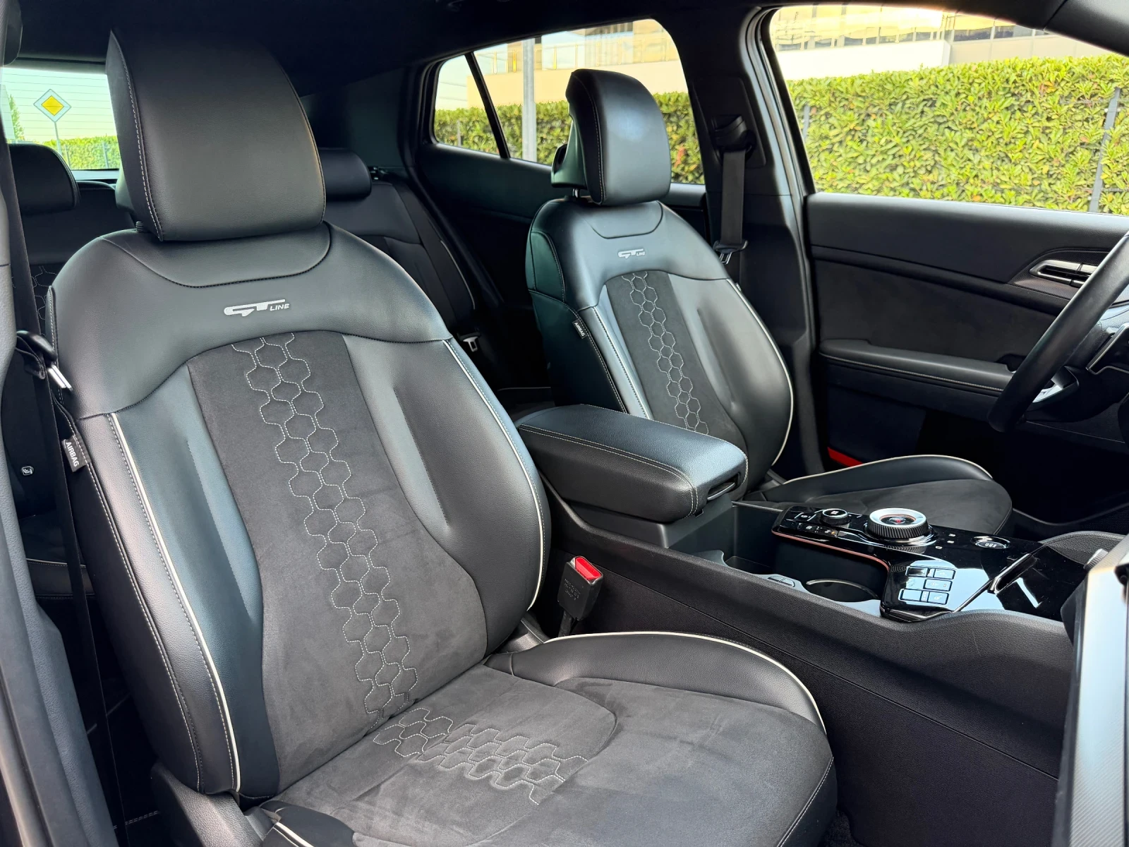 Kia Sportage GT-Line 1.6 CRDi ХИБРИД/ПОДГРЕВ/DISTRONIC/98.600км, снимка 10 - Автомобили и джипове - 55930418