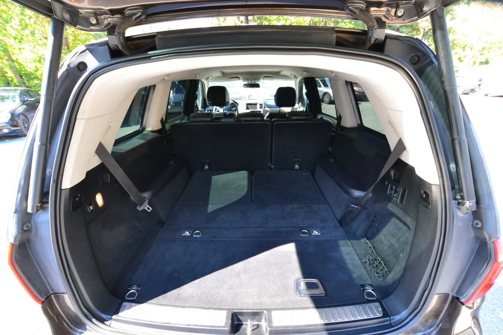 Mercedes-Benz GL 350  AMG, снимка 9 - Автомобили и джипове - 56341199