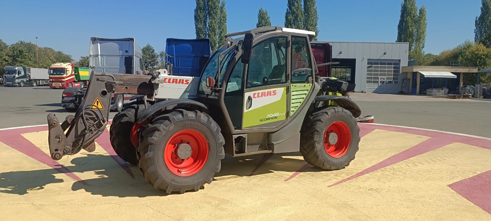 Телескопични товарачи Друга CLAAS SCORPION 7045 - изображение 9