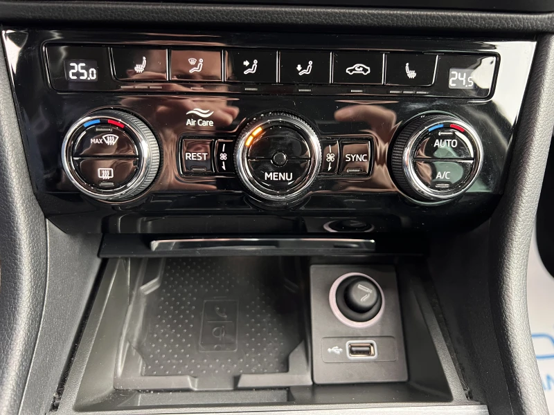 Skoda Superb STYLE/1.5TSI/150K.C./7DSG, снимка 16 - Автомобили и джипове - 52828338