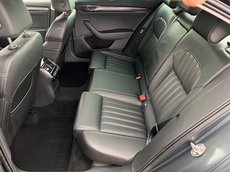 Skoda Superb STYLE/1.5TSI/150K.C./7DSG, снимка 10 - Автомобили и джипове - 52828338