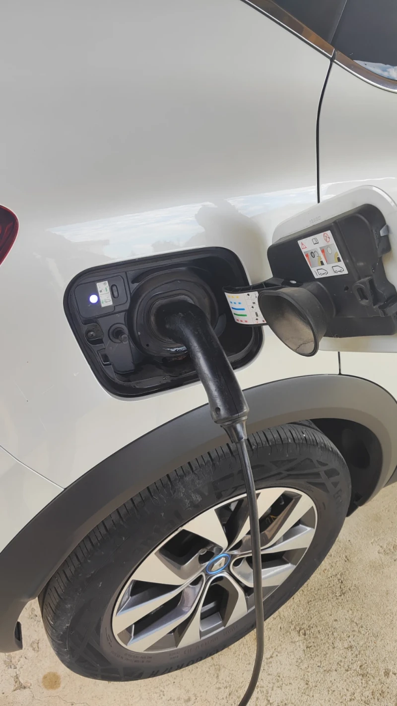 Renault Captur Suv, снимка 6 - Автомобили и джипове - 53090533