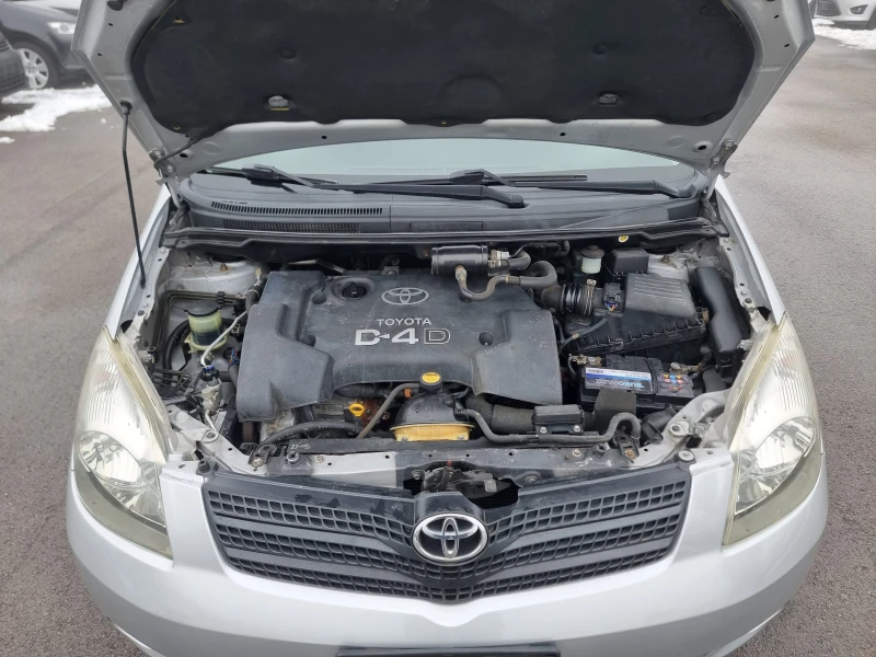 Toyota Corolla verso 2.0D4D, снимка 17 - Автомобили и джипове - 53200956