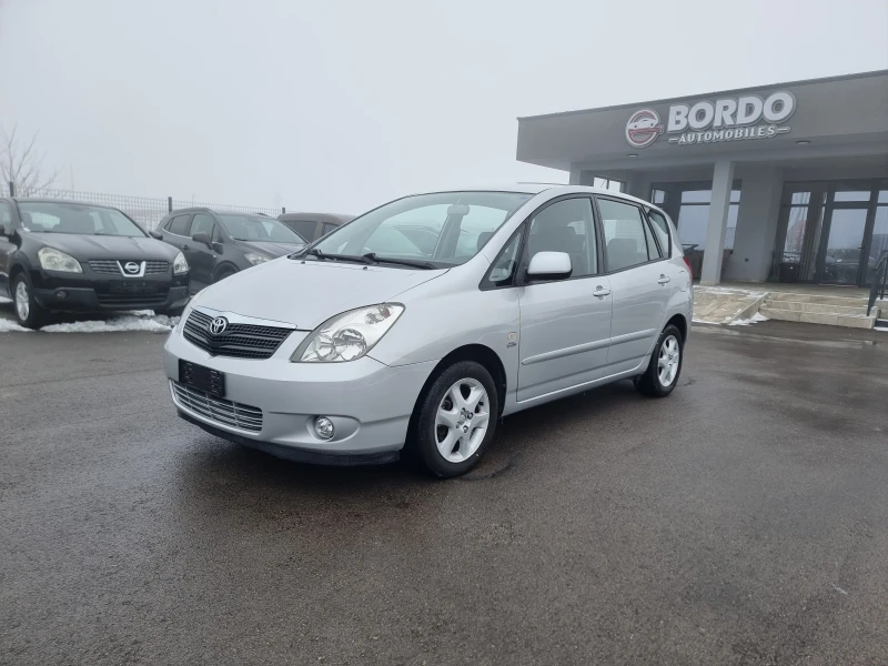 Toyota Corolla verso 2.0D4D, снимка 3 - Автомобили и джипове - 53200956