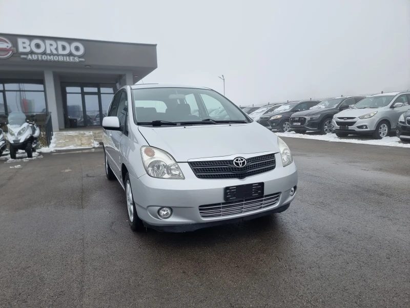 Toyota Corolla verso 2.0D4D, снимка 9 - Автомобили и джипове - 53200956