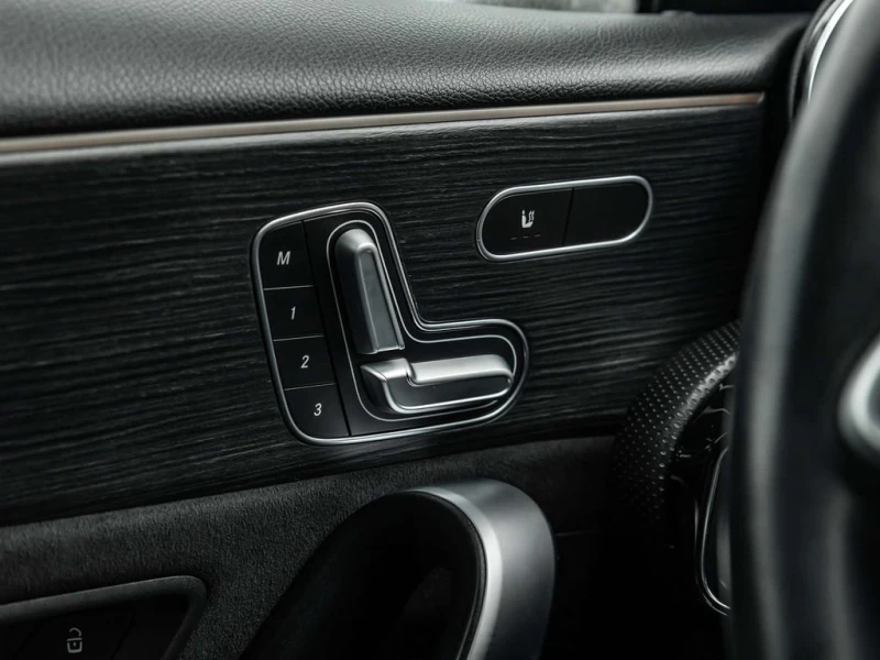 Mercedes-Benz A 220 * CARFAX * ЦЕНА ДО БГ, снимка 17 - Автомобили и джипове - 53210648