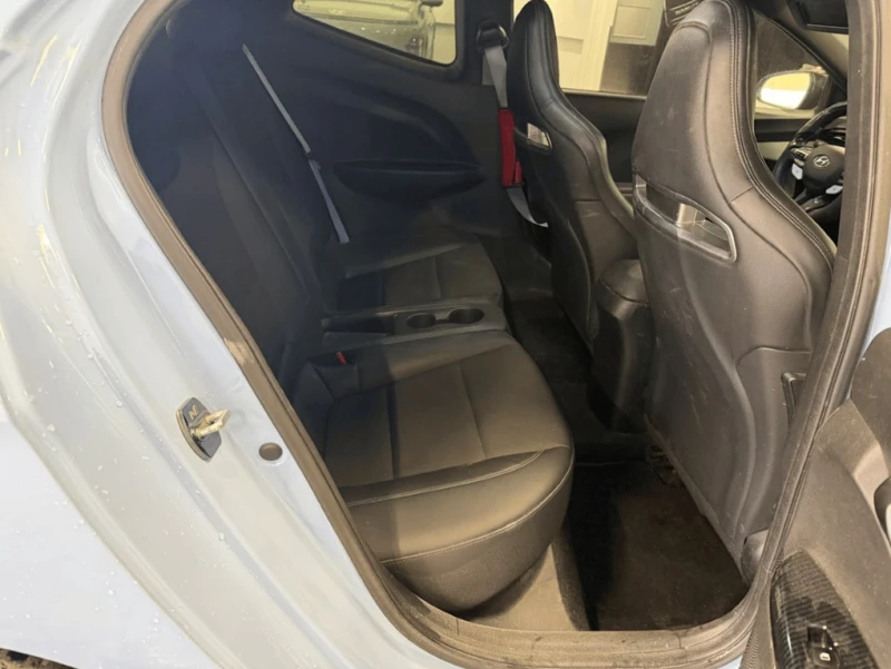 Hyundai Veloster  * Manual * CARFAX * ЦЕНА ДО БГ, снимка 15 - Автомобили и джипове - 53428425